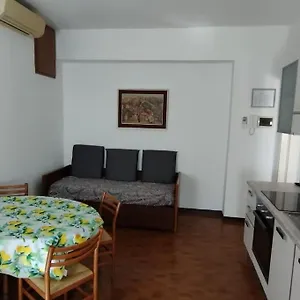 https://ospedaletti-bilocale-a-due-passi-dal-mare.hotelitalianriviera.com